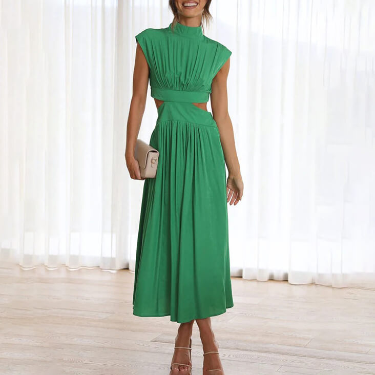 Monique - Pleated dress with high neck