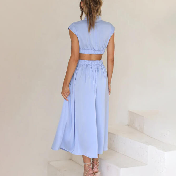 Monique - Pleated dress with high neck