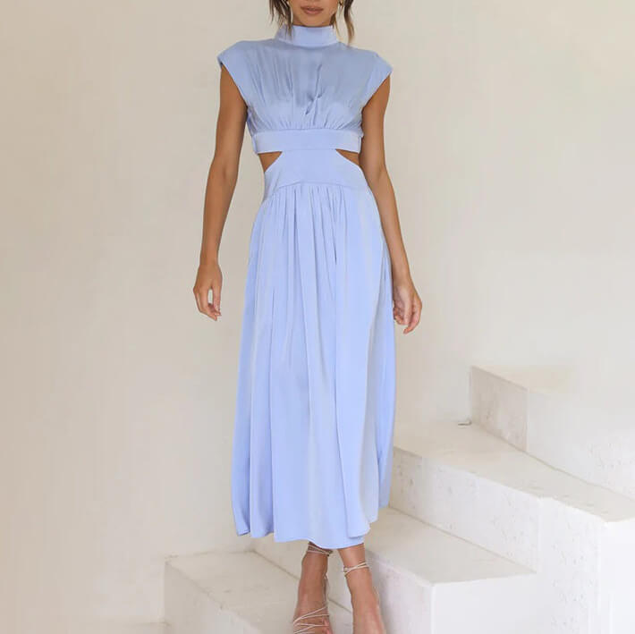 Monique - Pleated dress with high neck